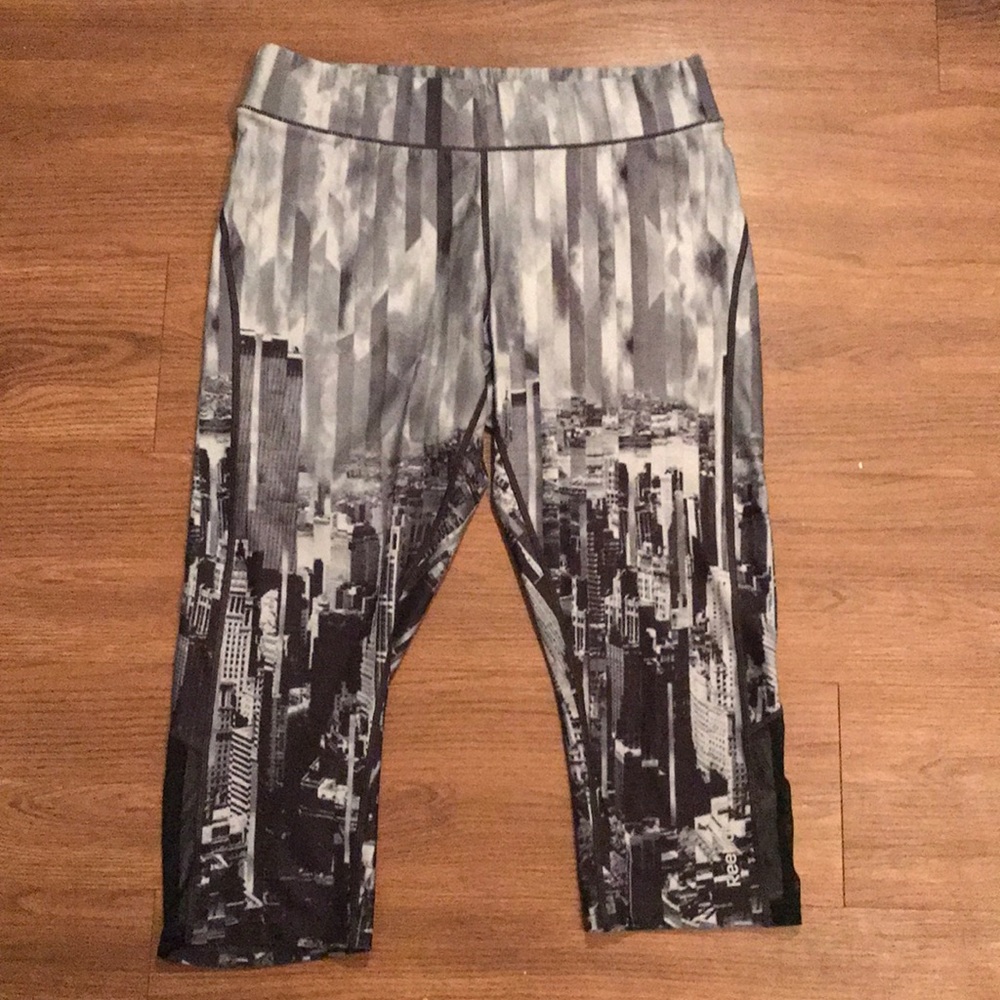 DONATING SOON Reebok city capris